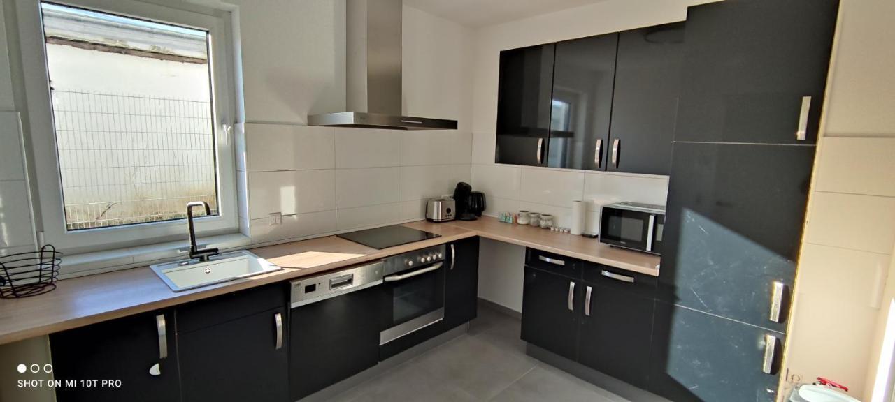 Neue Doppelhaushaelfte Mit Terrasse, Balkon Und Garten Remscheid Buitenkant foto